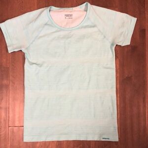 Patagonia women’s shirt
